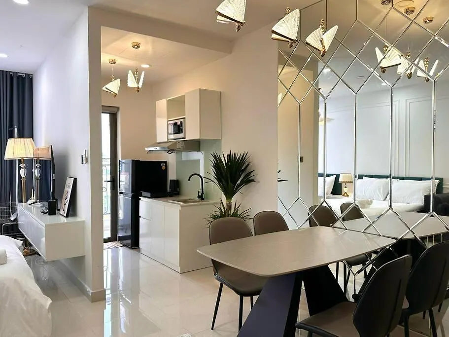 New Saigon Royal Luxury Condo 4Pax Best City View Ho Chi Minh City