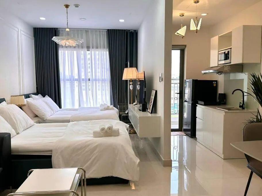 Apartment New Saigon Royal Luxury Condo 4Pax Best City View Ho Chi Minh City Vietnam